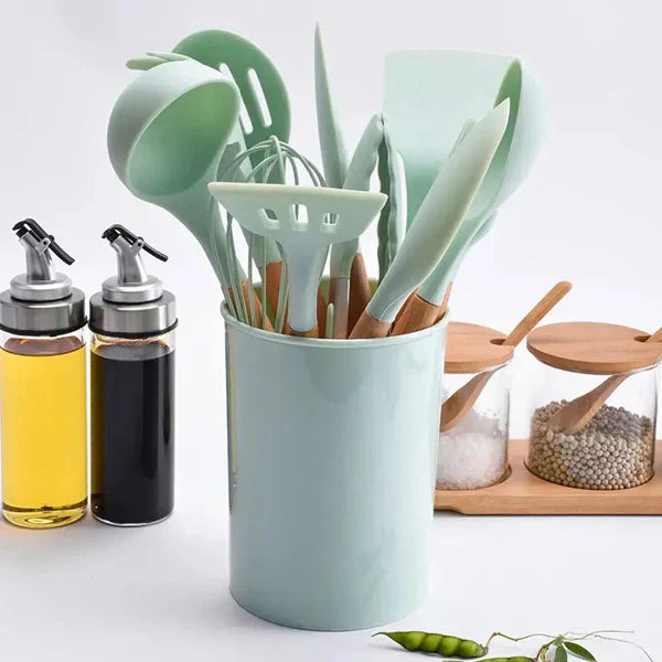 Set kuhinjskog pribora 12 delova